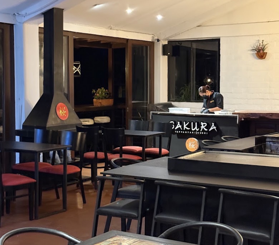 RESTAURANTE SAKURA TEPPANYAKI & SUSHIBAR